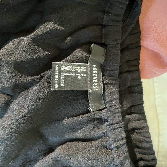 Black off the shoulder crop top - size small - Picture 3 of 3